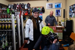 ski-snowboard-rental-shop-poiana-brasov
